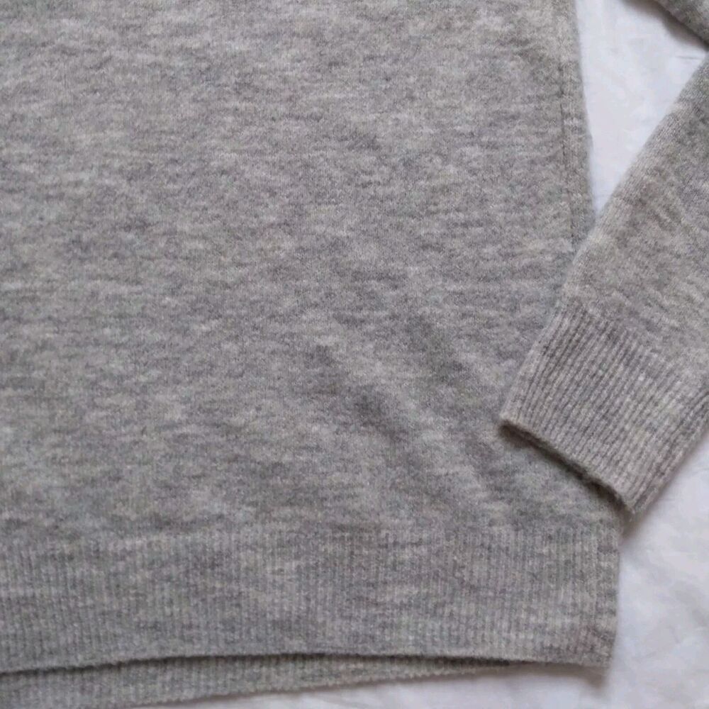 H&M Mistletoe Sweater Beaded Embroidered Holiday Christmas Womens Size Medium - Picture 10 of 10